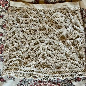Gap women’s size 2 lace skirt